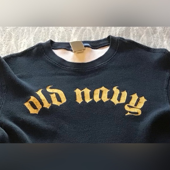 ✨✨ Old Navy Long Sleeved Shirt ✨✨ - Picture 1 of 4